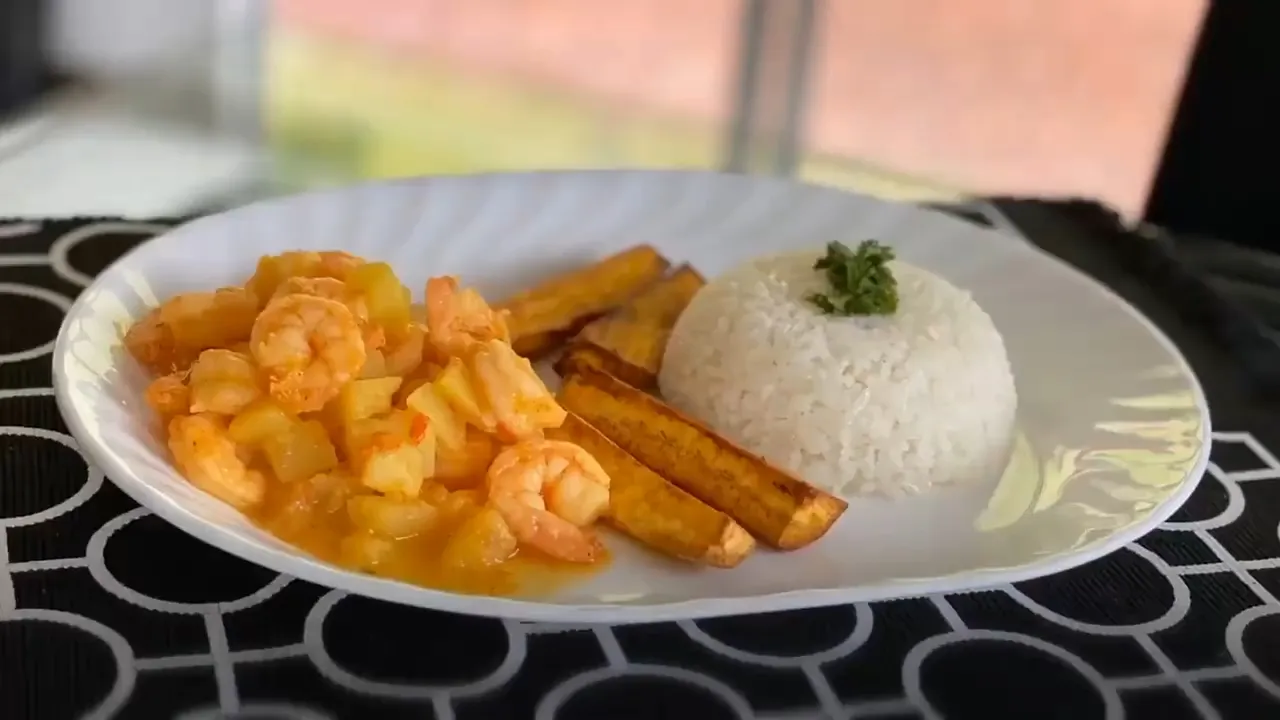 Sudado de Camarones al Estilo Colombiano
